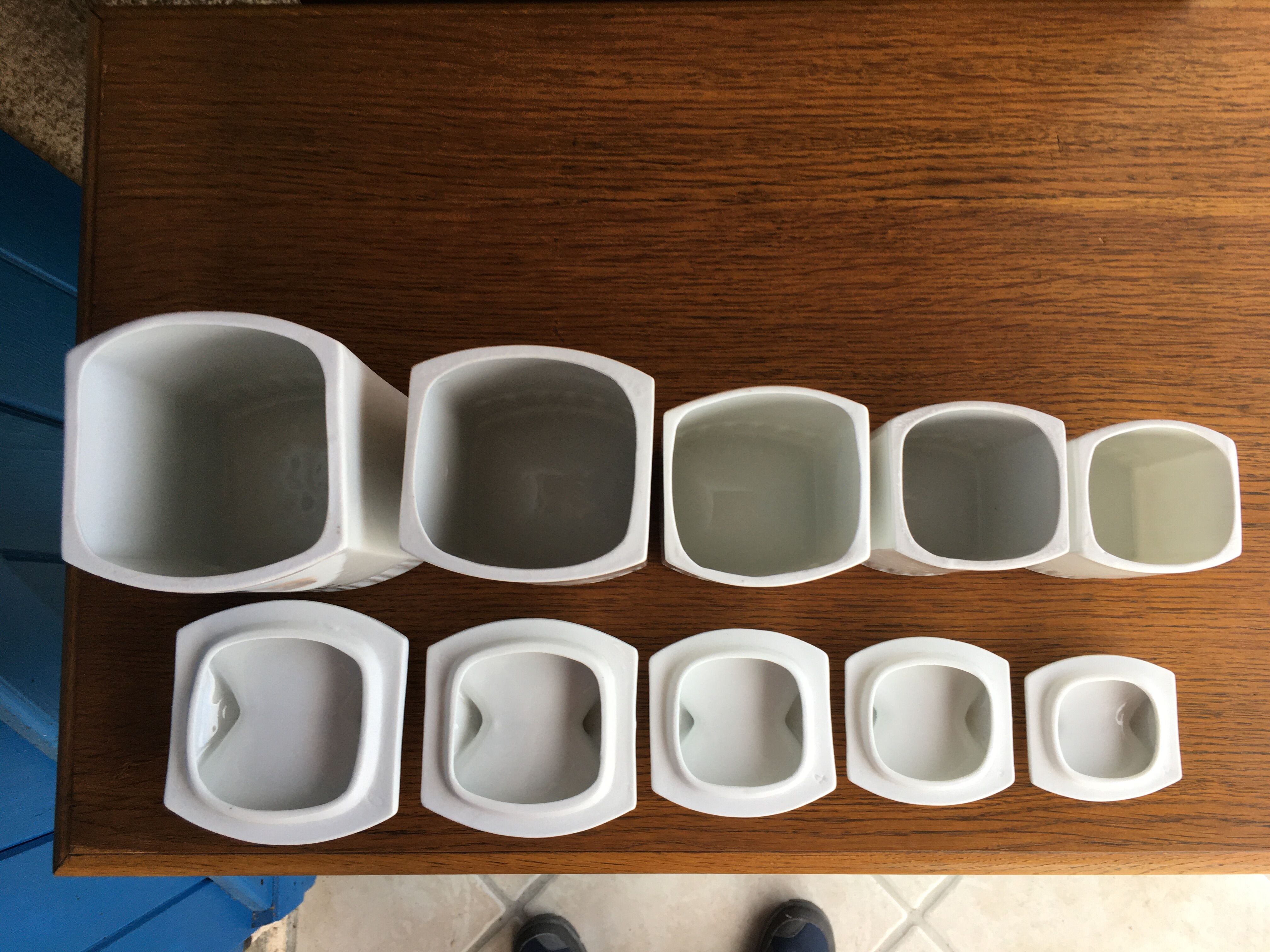 Suite of 5 old porcelain spice pots