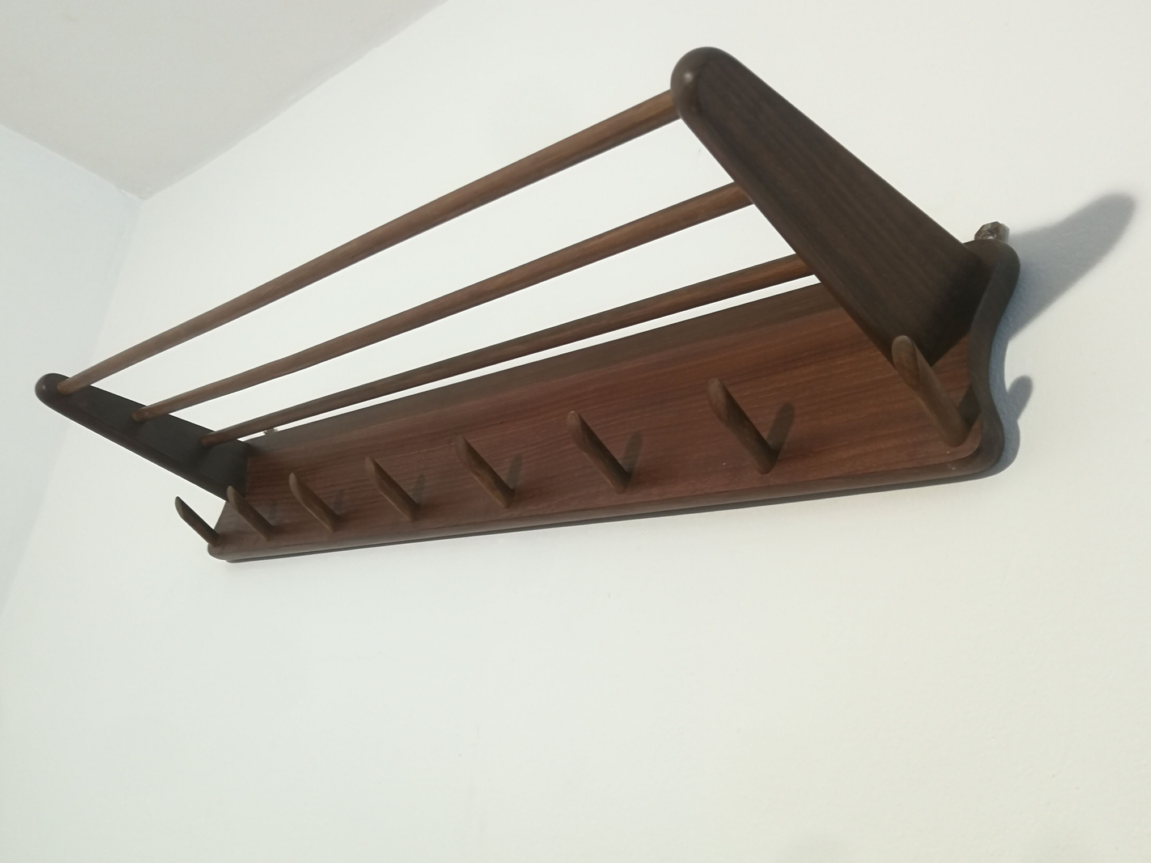 Wall coat holder