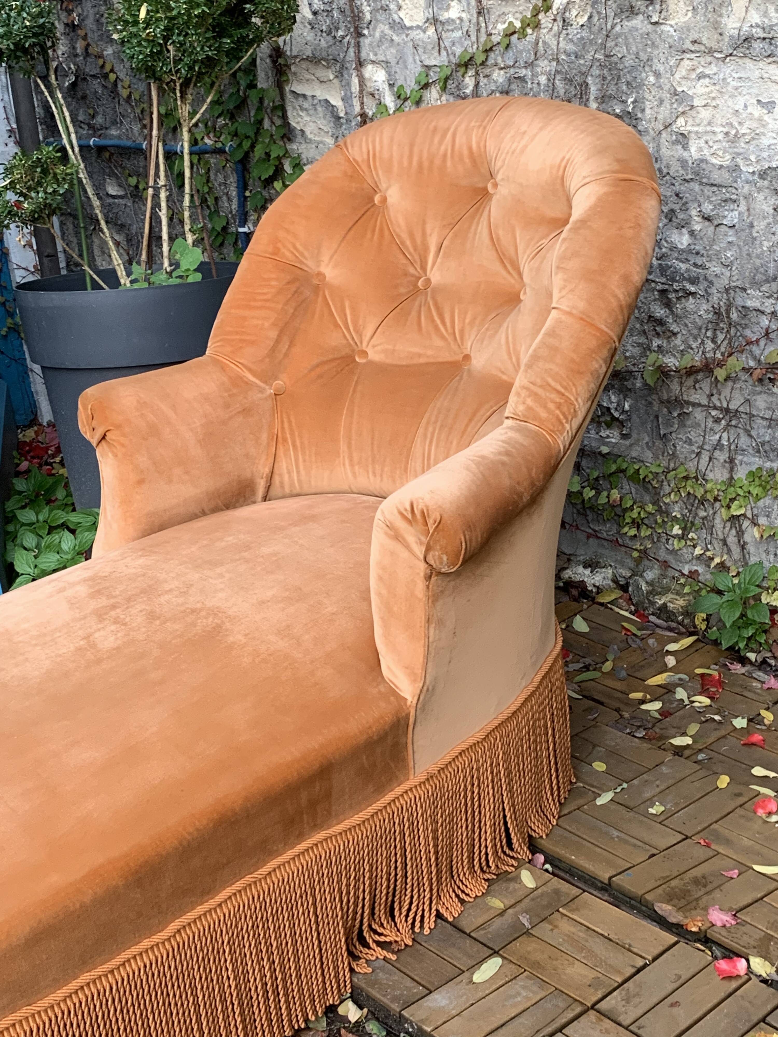 Napoleon III toad daybed in padded velvet 1950