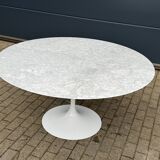 Original round dining table Knoll Tulip (152cm) Carrara