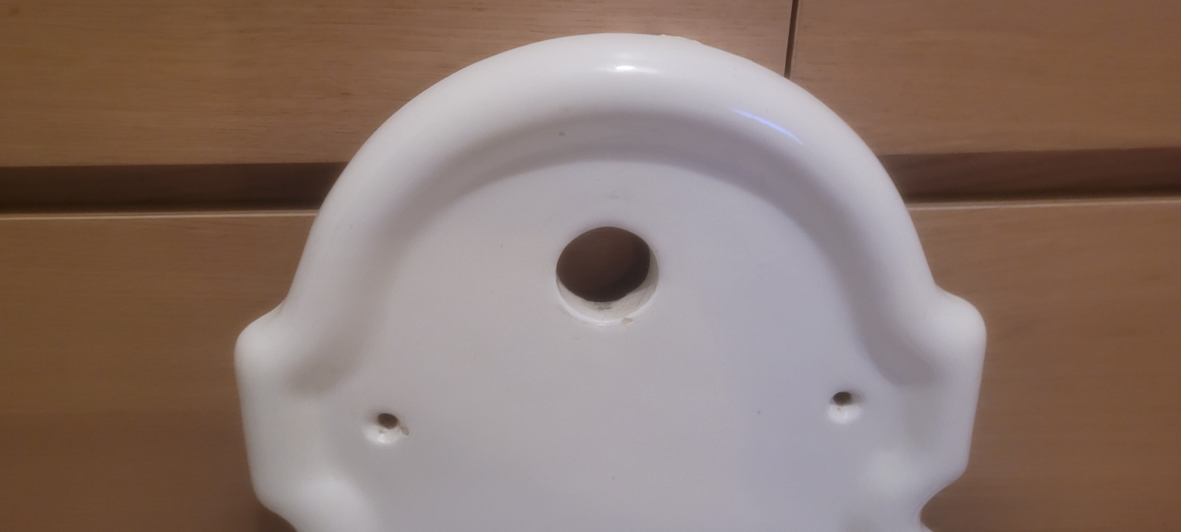 Hand wash wall fountain