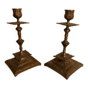 Remarkable pair of candlesticks in bronze, formerly silver-plated, from the 19th century.