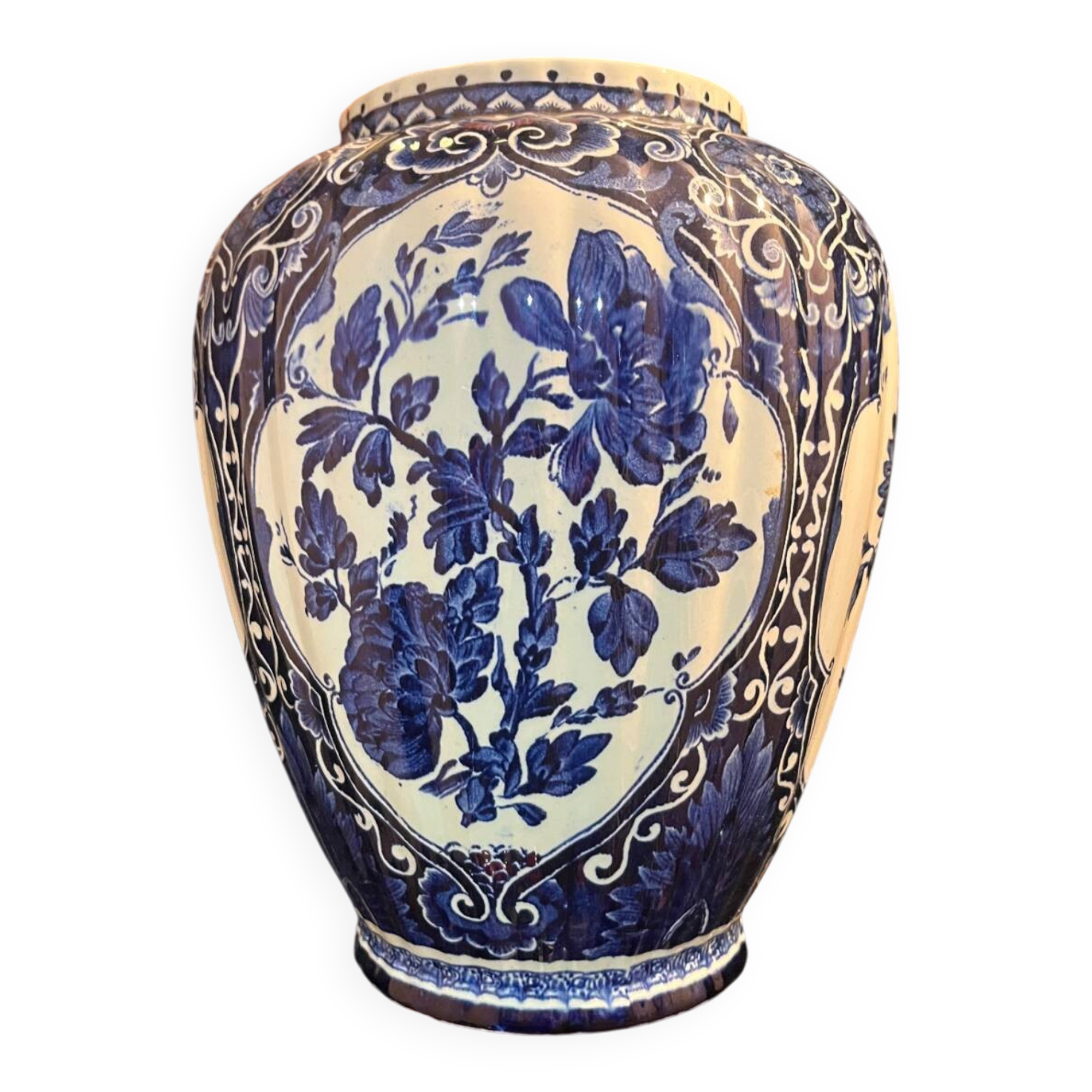 Vintage Delft Blue Ginger Jar: Blue and white ceramic vase