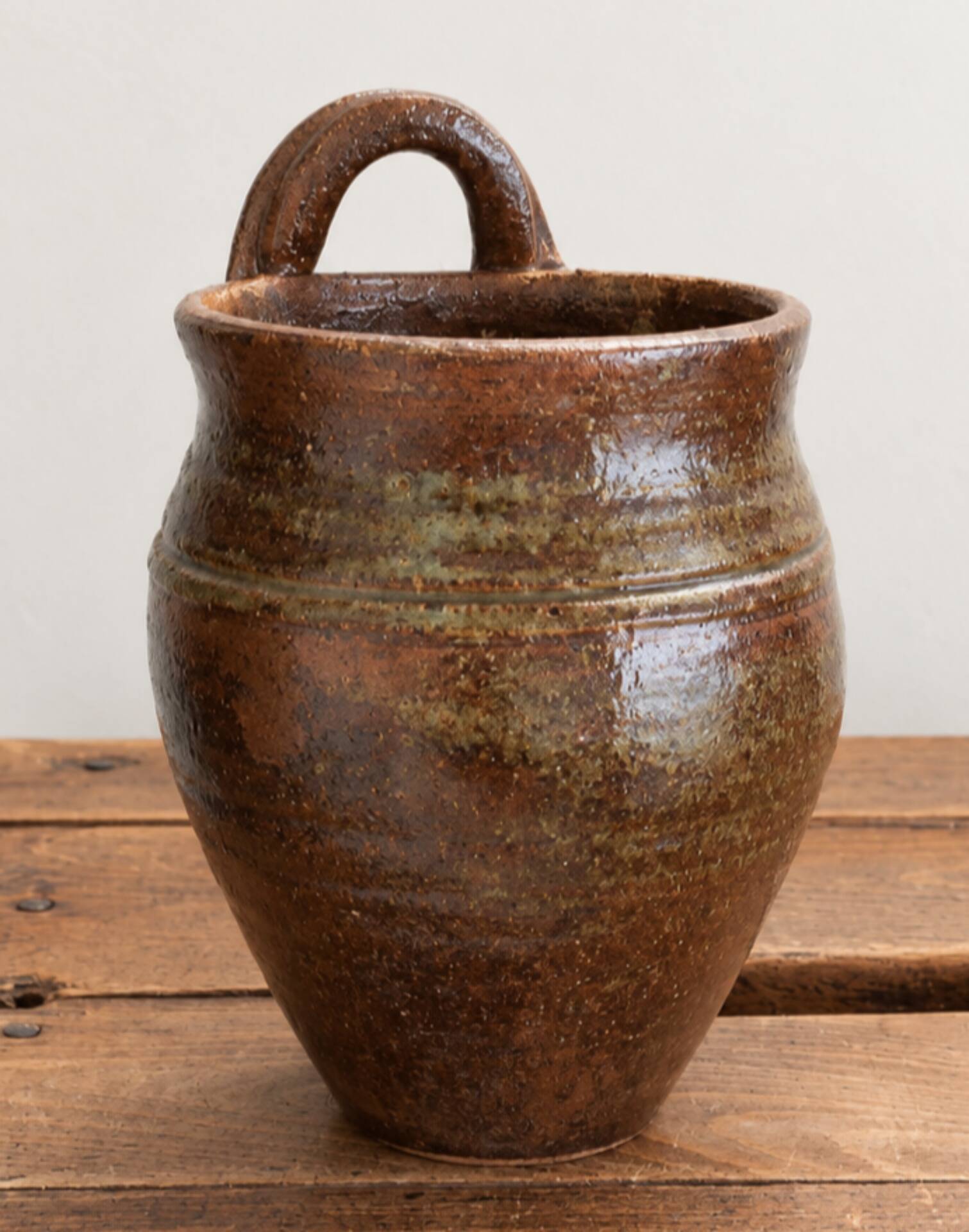 Vase, pot à ustensiles mural, en grès pyrité 