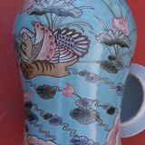 Important porcelain potiche from China.