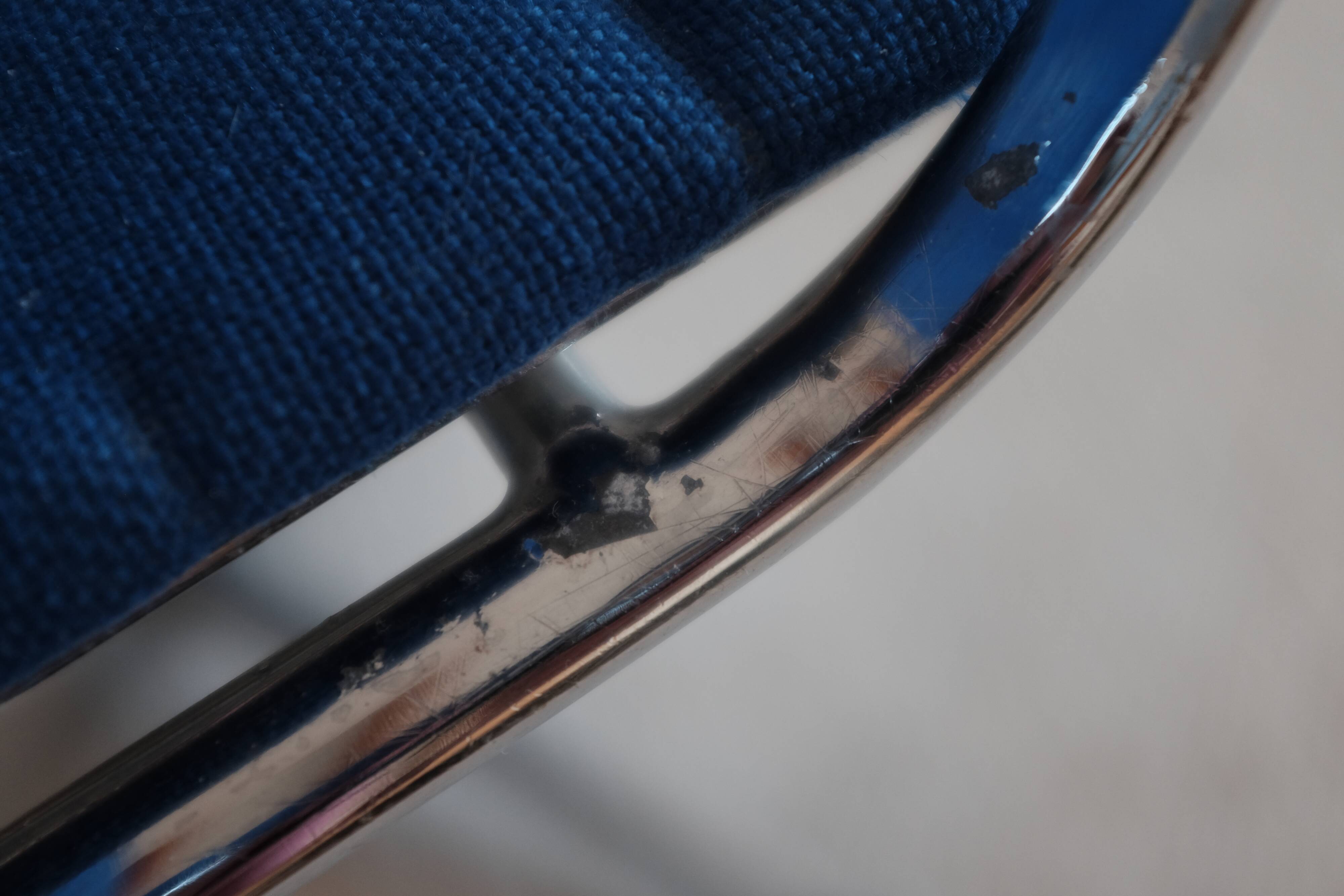 Office chair Eames Model EA 108