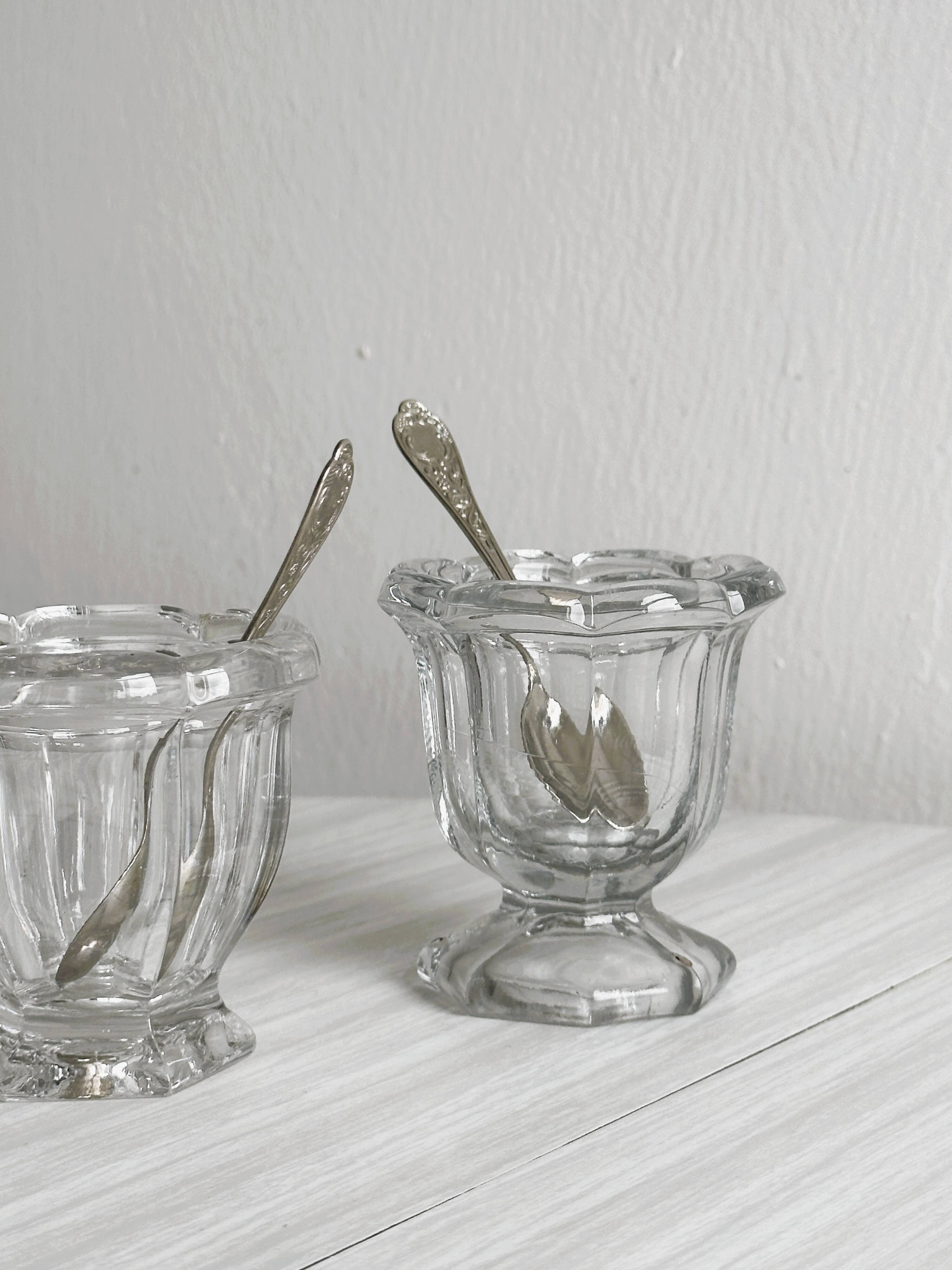 Duo de petits pots en verre épais