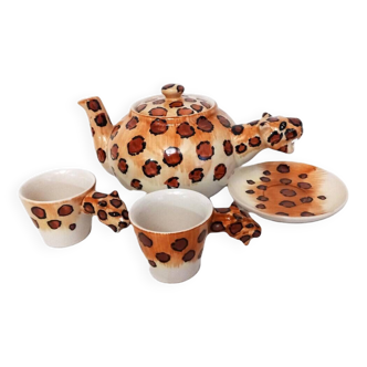 Panther teapot + 2 cups + 1 saucer