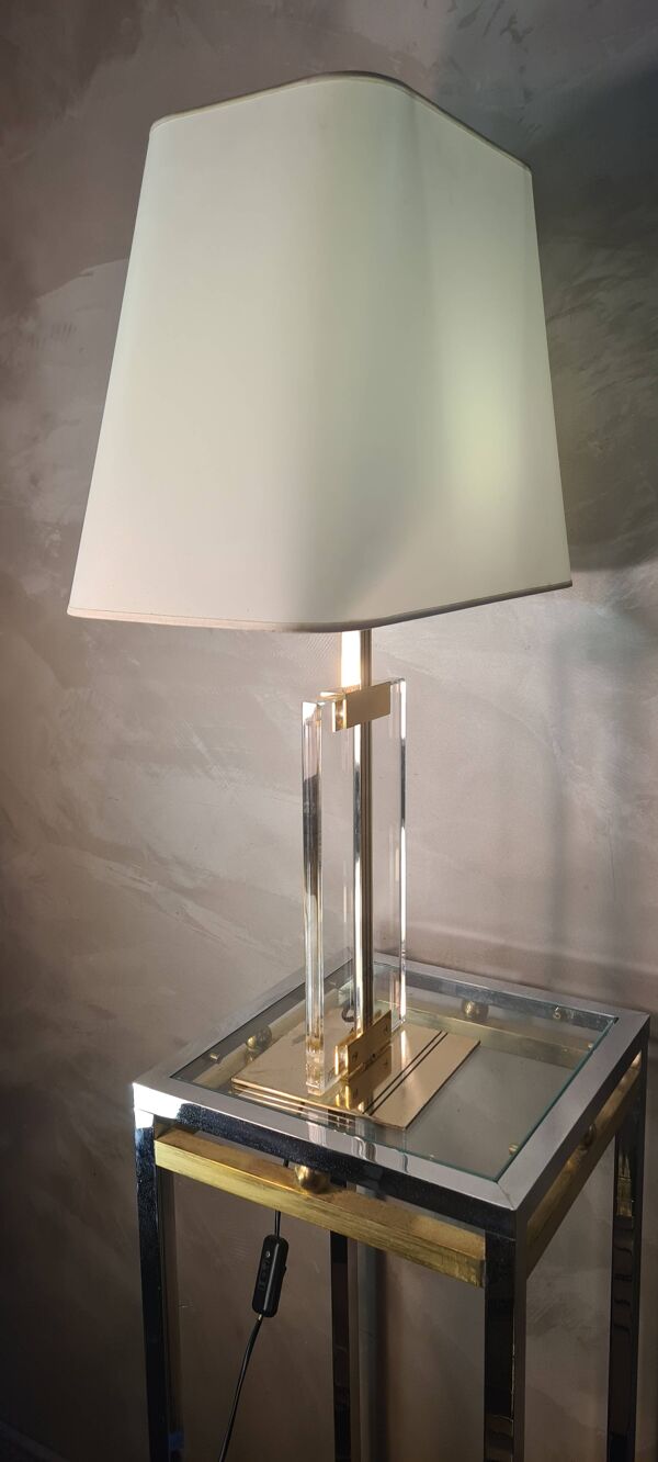 Lampe style de luxe  1970 a 80  laiton et plexi ,quelques trace usure , 65x40 d origine