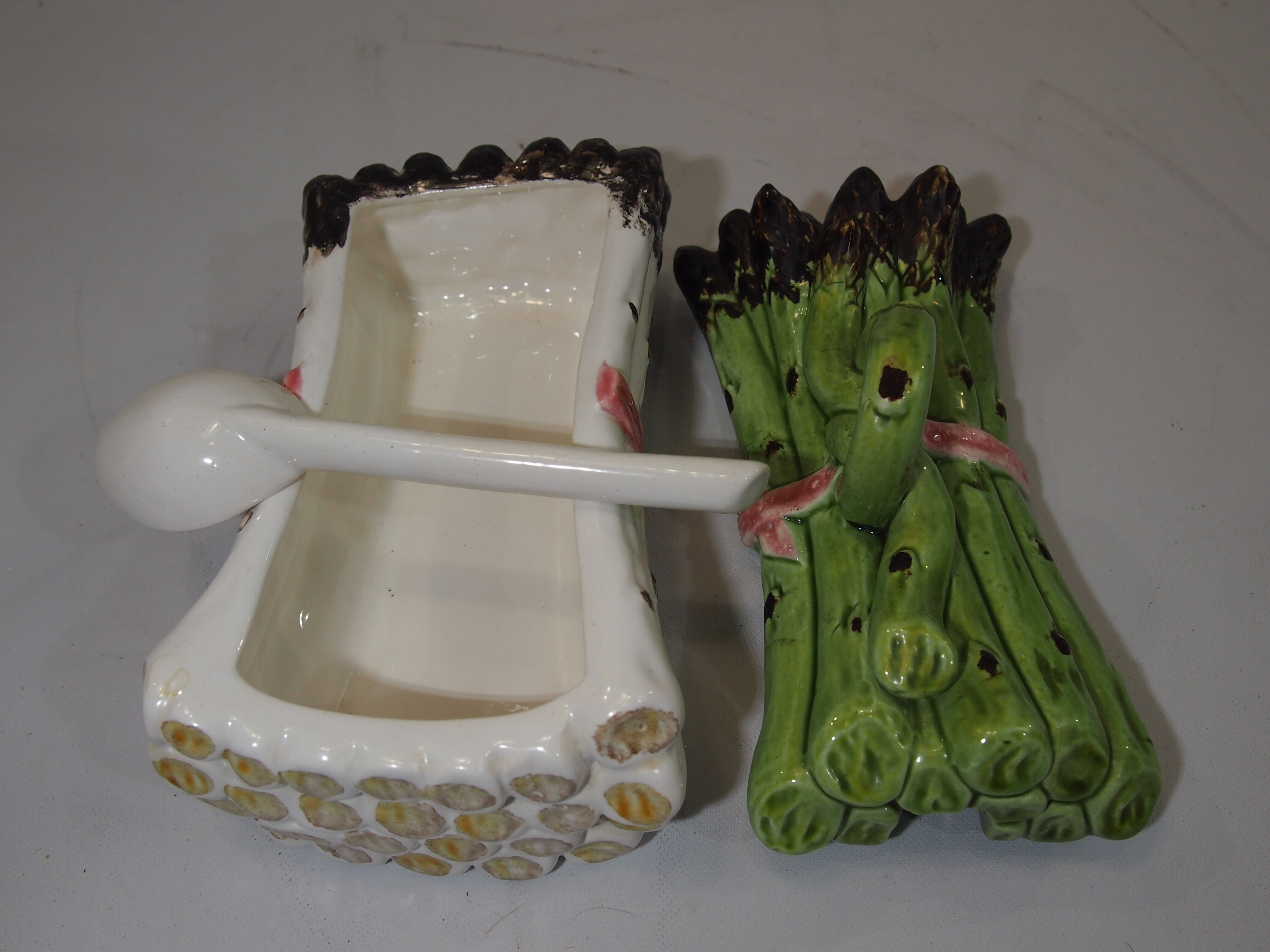 Asparagus slip sauce boat