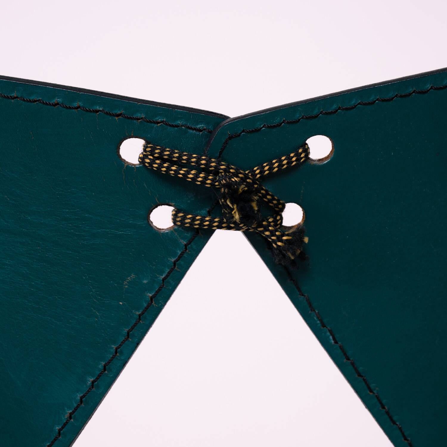 Fauteuils papillon en cuir Arrben, années 1980