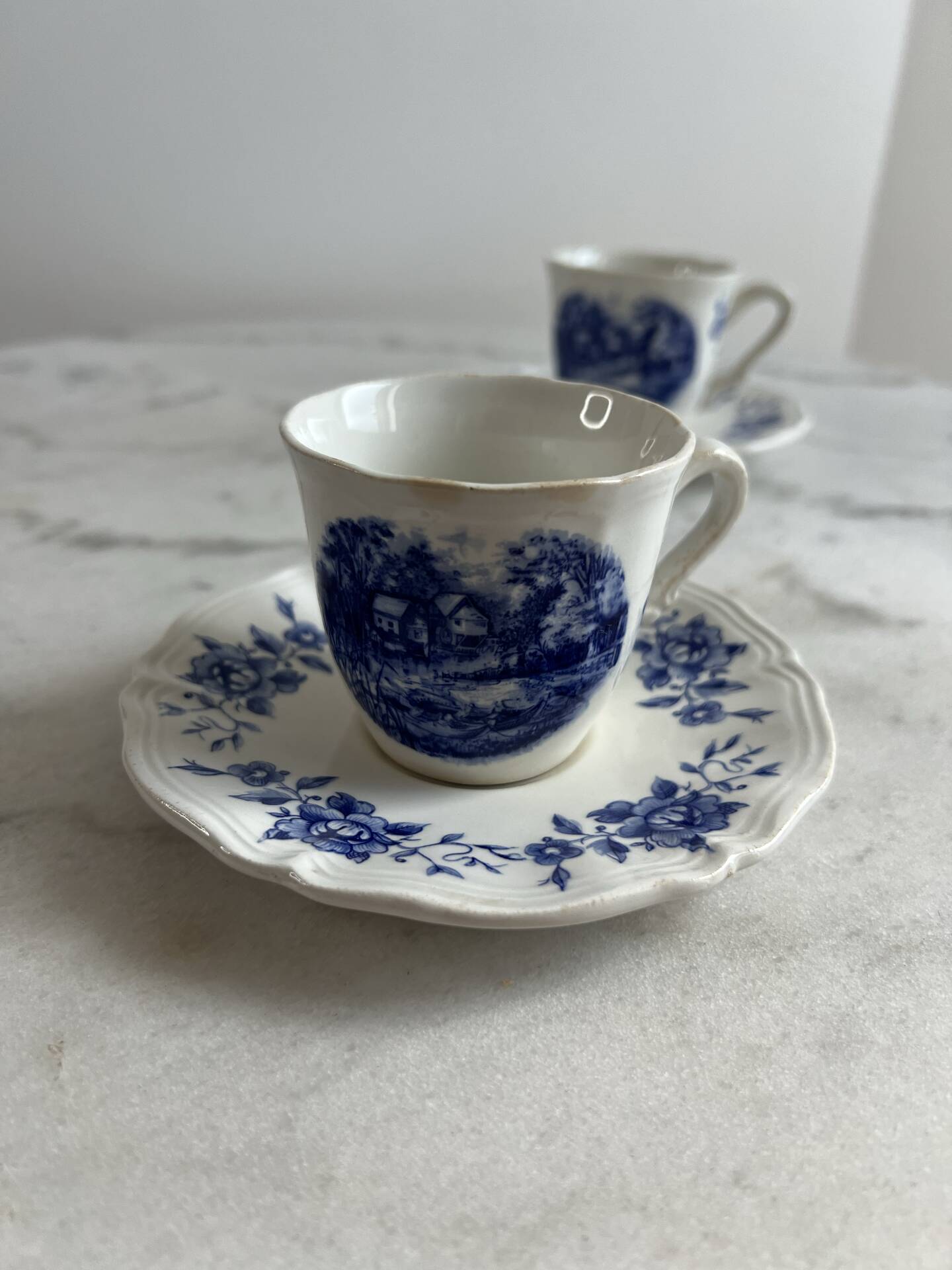 Set of 2 Sarreguemines mugs