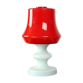 Lampe de table en verre opalin rouge et blanc par Stefan Tabery, années 1960