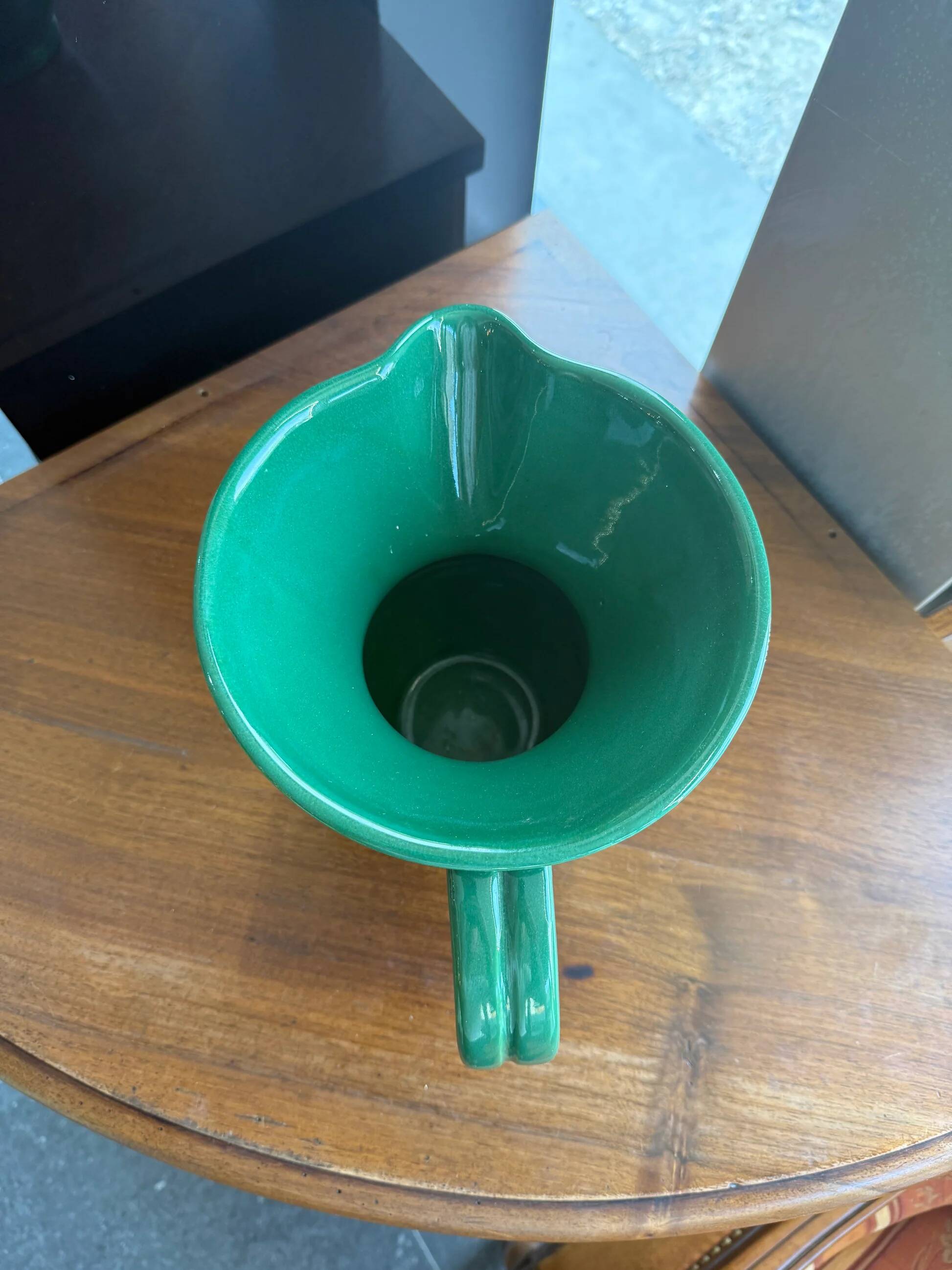 Pichet, pot à eau en faïence émaillée verte – HB Quimper, période art déco