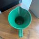 Pichet, pot à eau en faïence émaillée verte – HB Quimper, période art déco