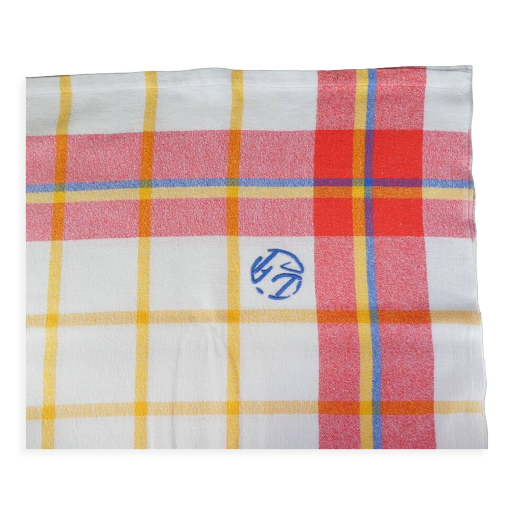 Old tablecloth and 11 towels crossed red blue