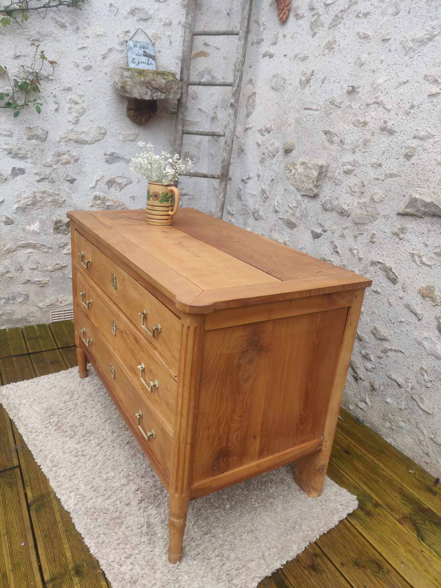 Old chest of drawers