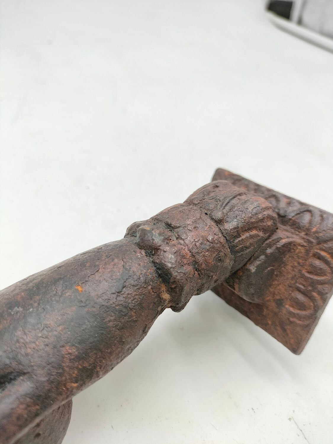 Ancien heurtoir de porte
