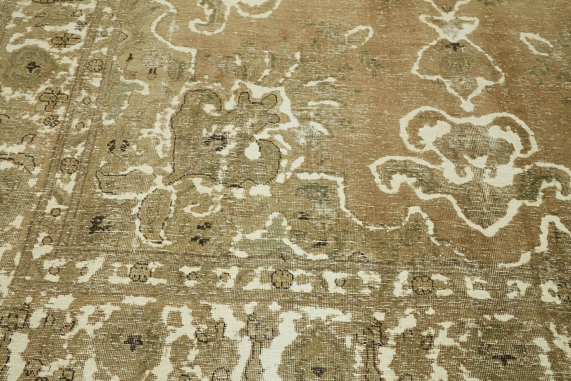 1980s 303 cm x 384 cm beige wool carpet