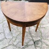 Half moon wallet table