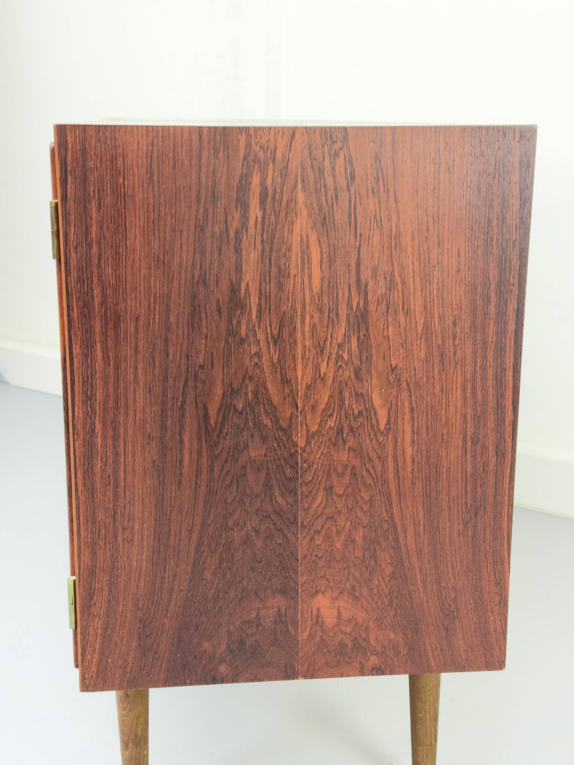 Buffet danois par Carlo Jensen pour Hundevad & Co., années 1960