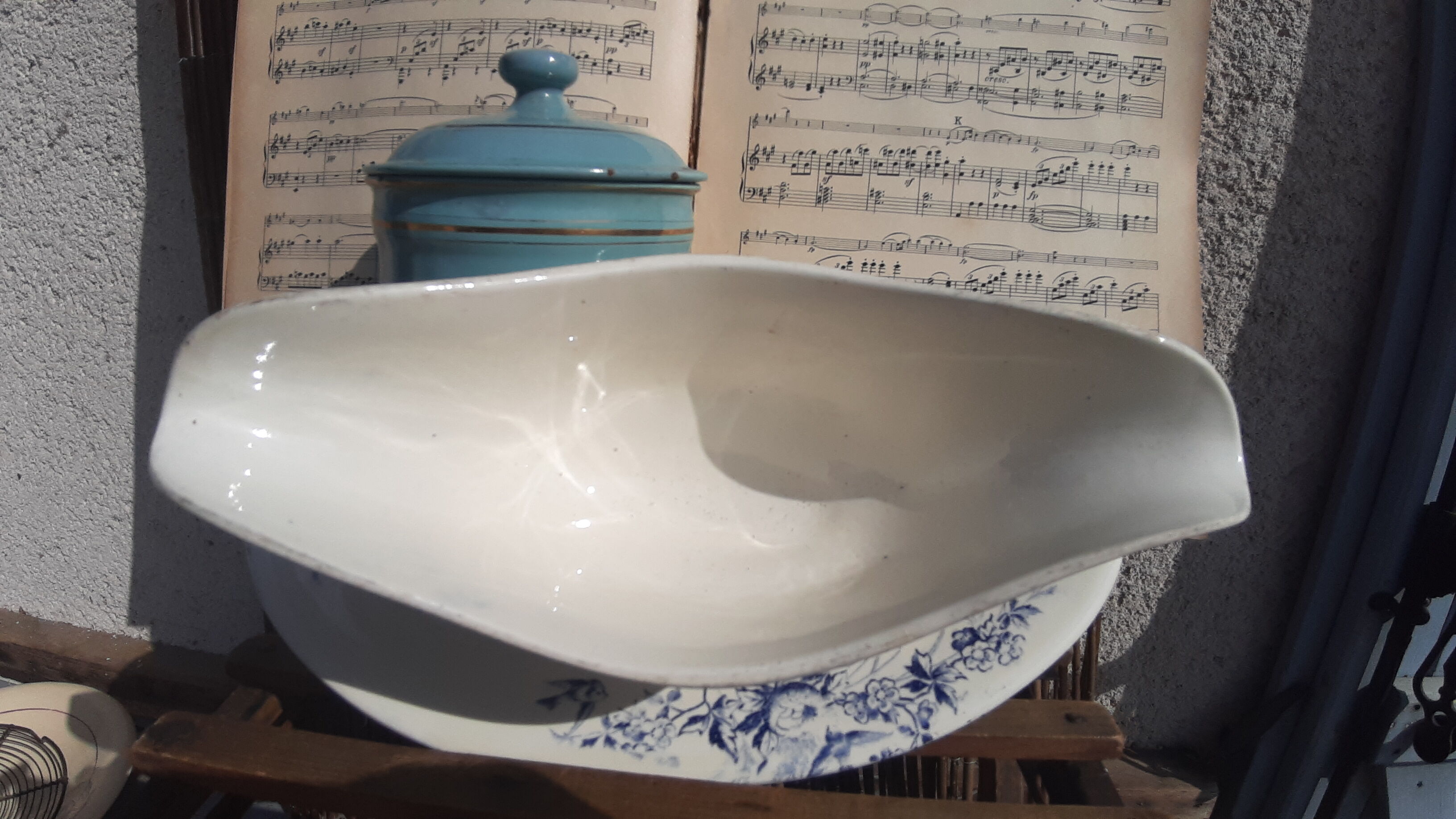 saucière iron land Creil and Montereau