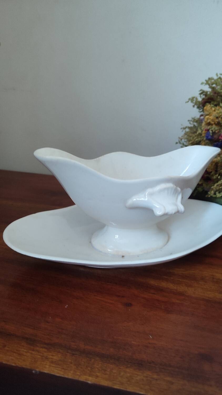 Gien opaque white porcelain gravy boat
