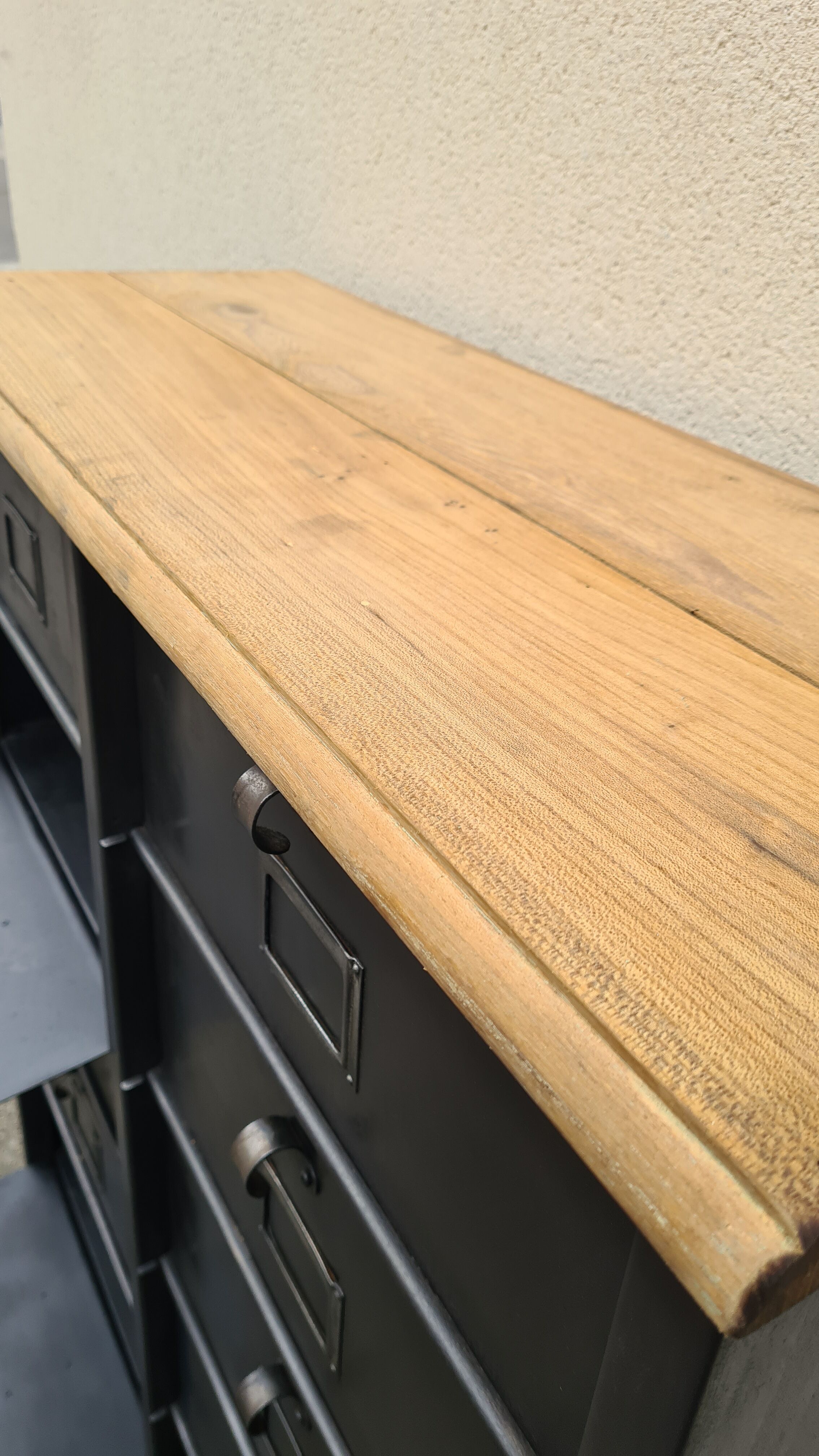 Strafor valve cabinet