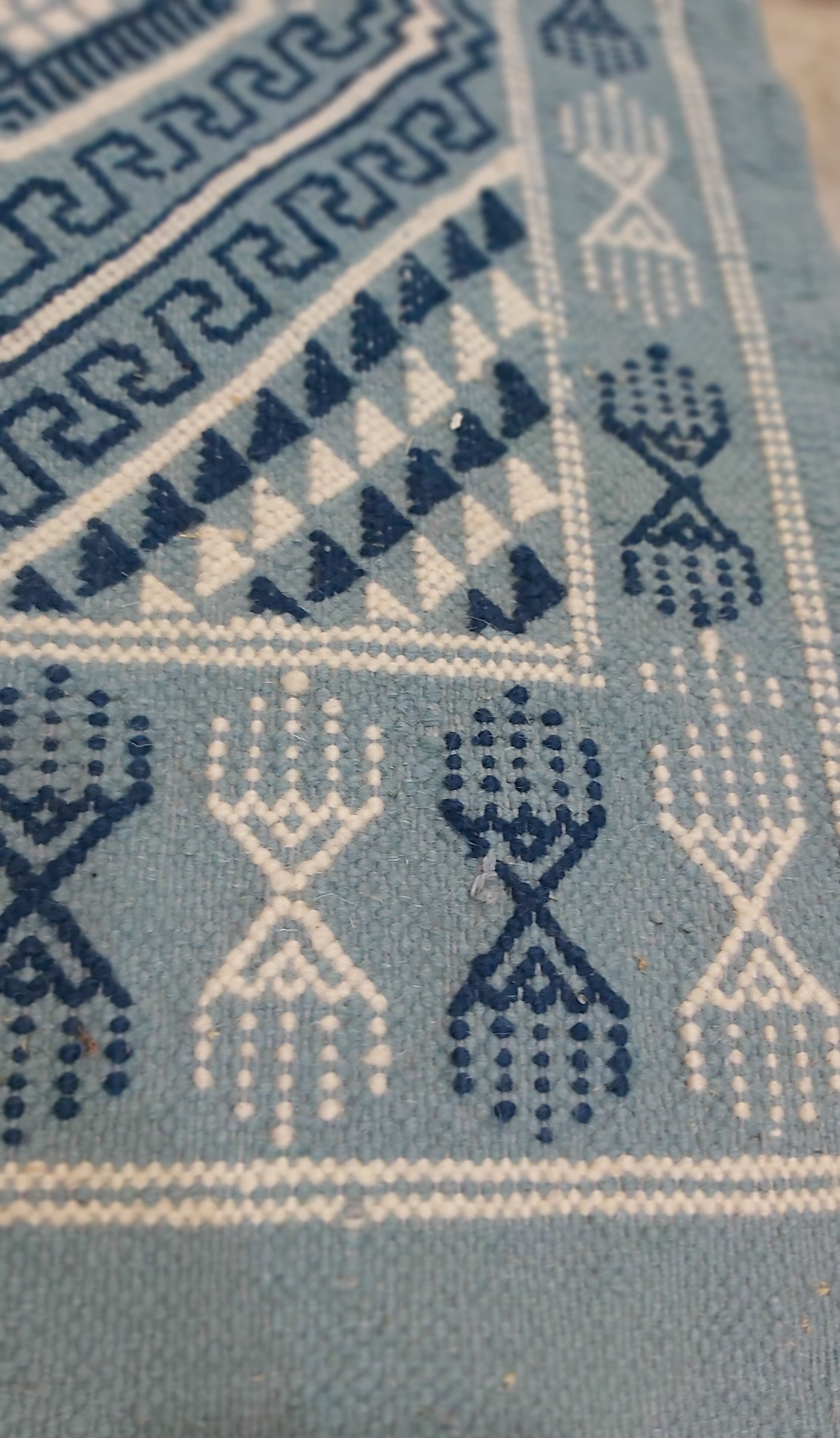 Traditional handmade blue and white kilim carpet 50x100cm