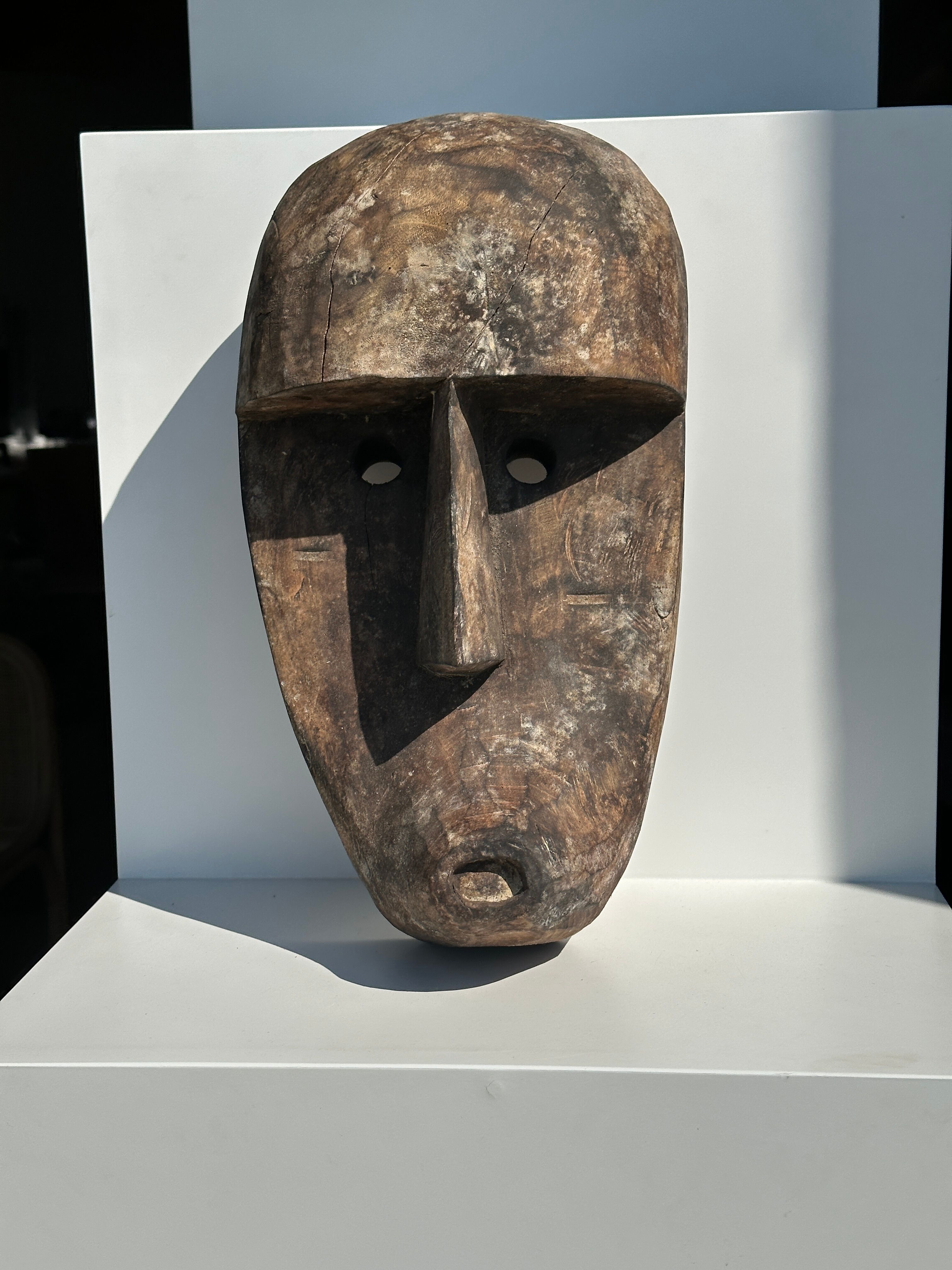 Large Timor mask in patinated wood H:50cm (1)