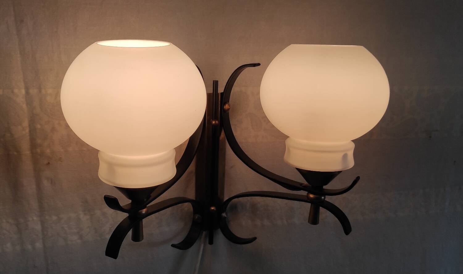 Opaline double globe wall lamp, wrought iron and brass - 50s/60s