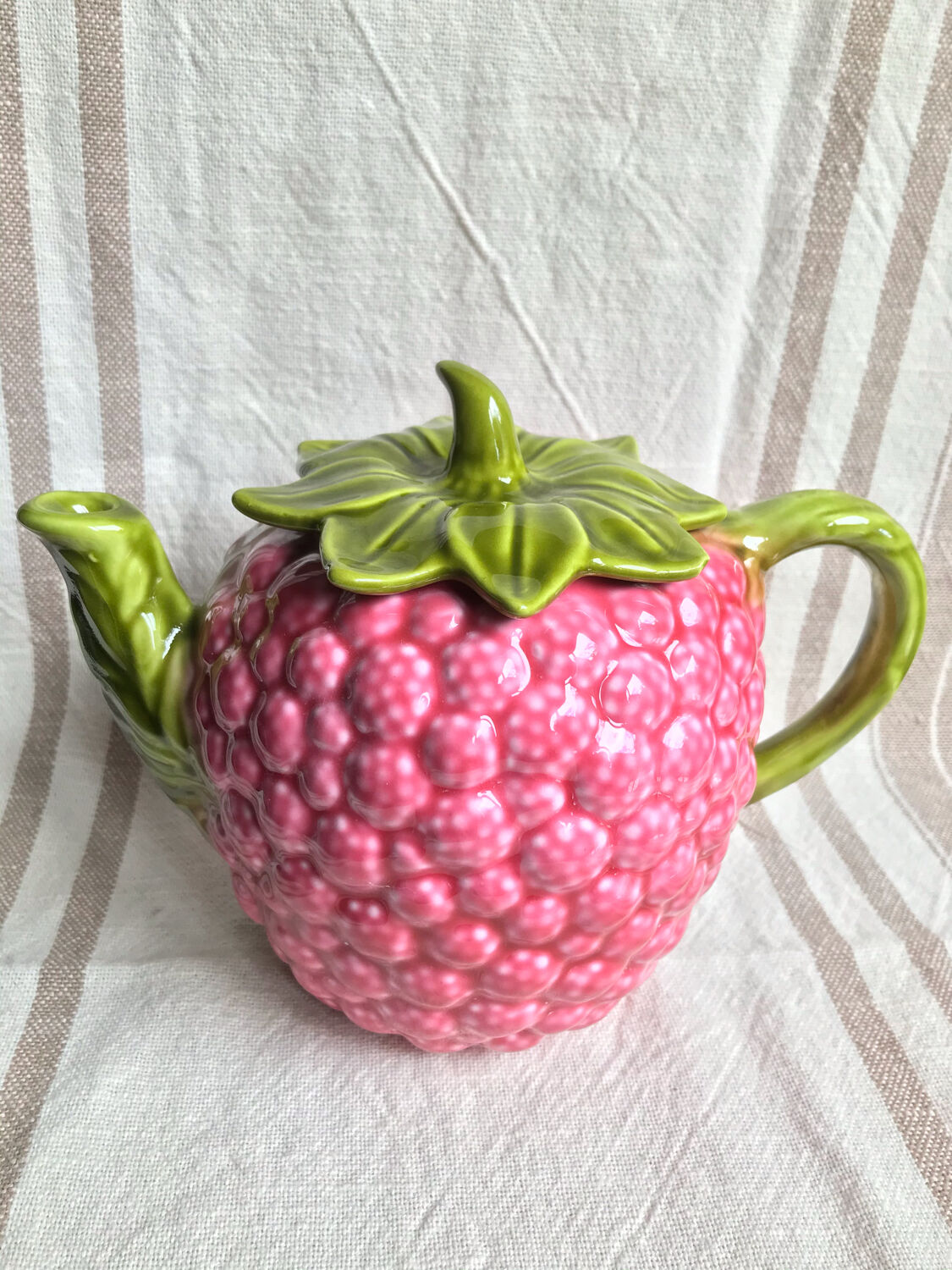 Raspberry slip teapot