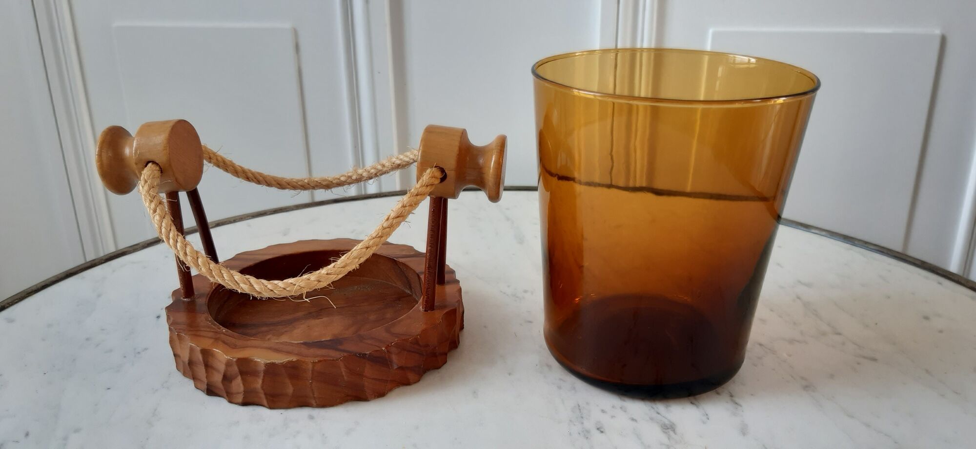 Amber glass and olive wood ice bucket / vintage rope 70s