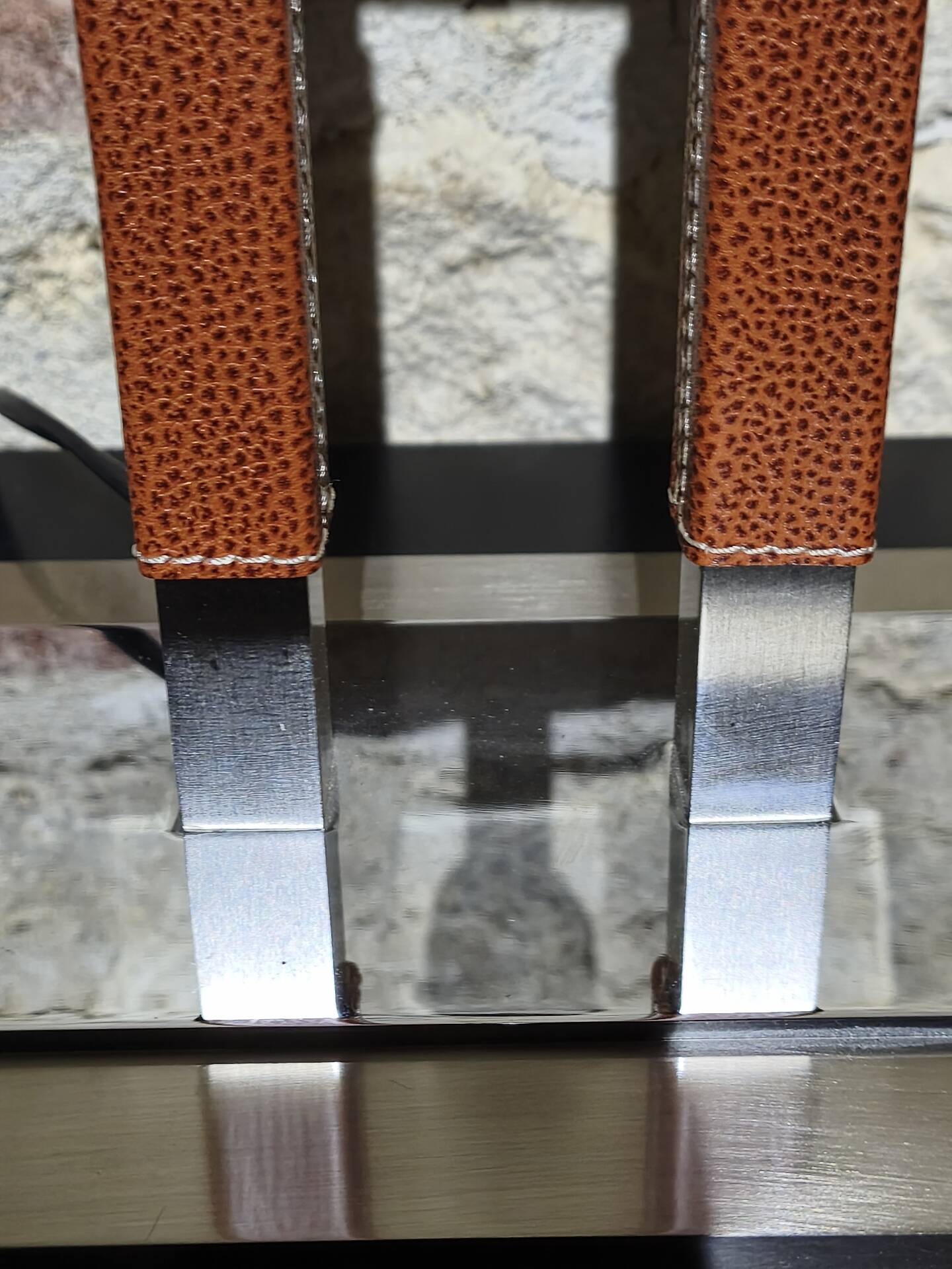 Paire de lampes de luxe bover modèle ema - cuir & laiton nickelé