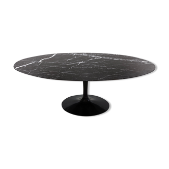 Eero Saarinen's marble tulip table marquina for Knoll