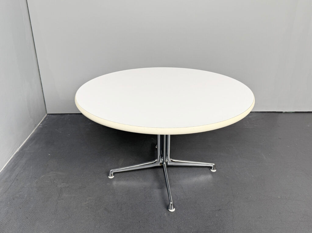 Table basse/table d'appoint La Fonda, bois stratifié, Charles & Ray Eames pour Herman Miller, Allemagne, années 1970.
