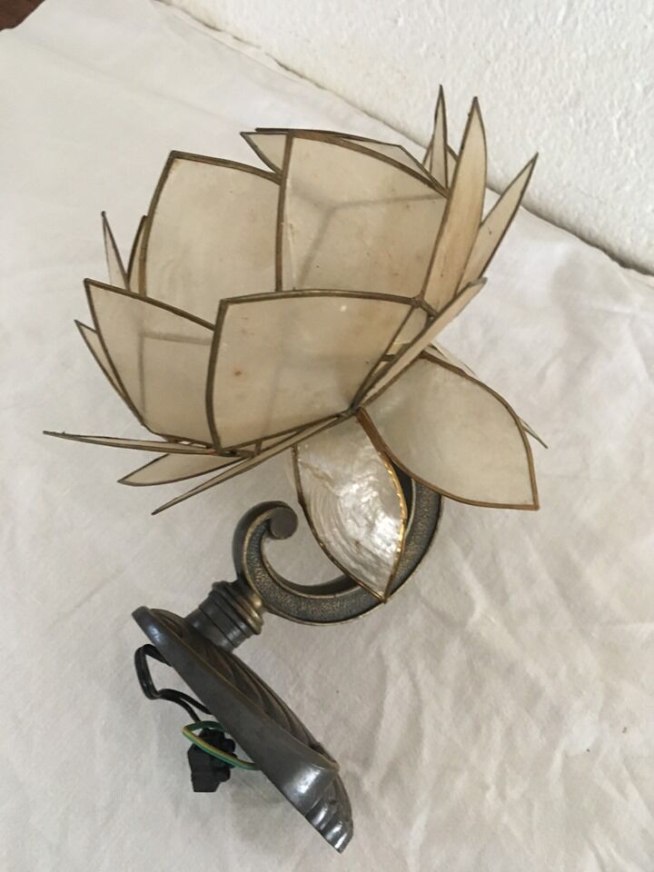 Lotus wall lamp in mother-of-pearl petals