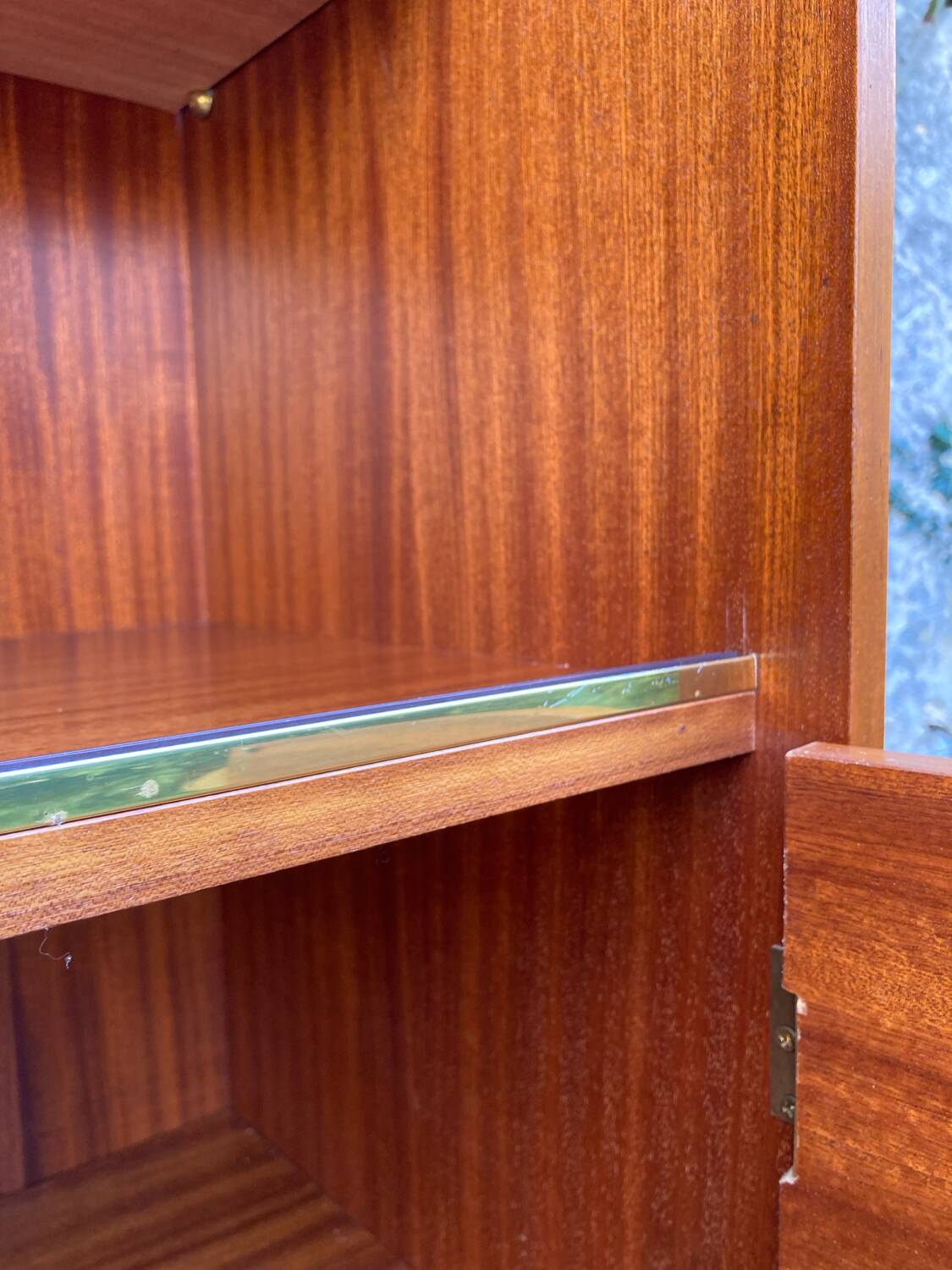 Vintage 1960s display cabinet.
