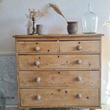 Old English style chest of drawers