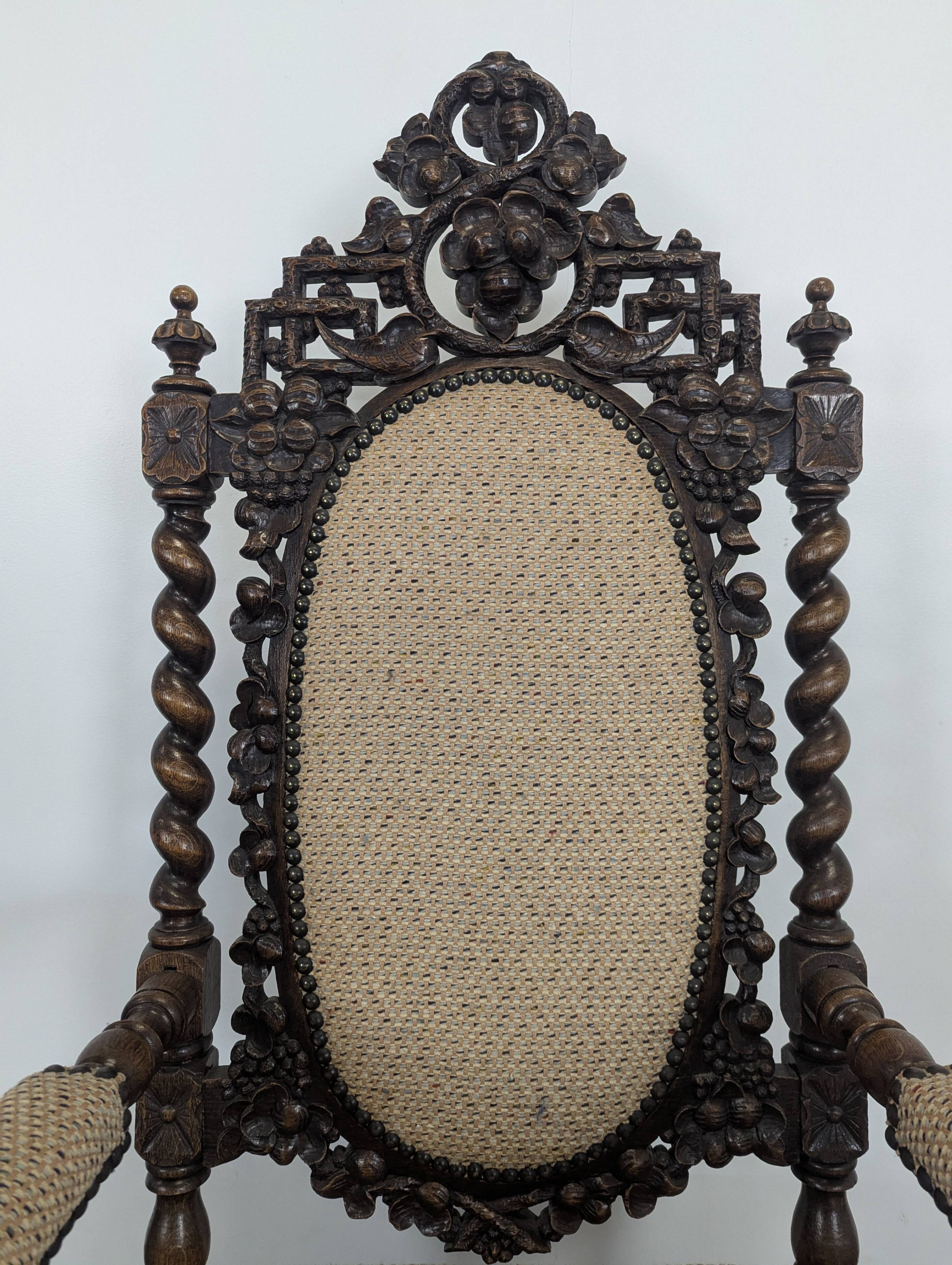 Fauteuil de style Louis XIII en chêne
