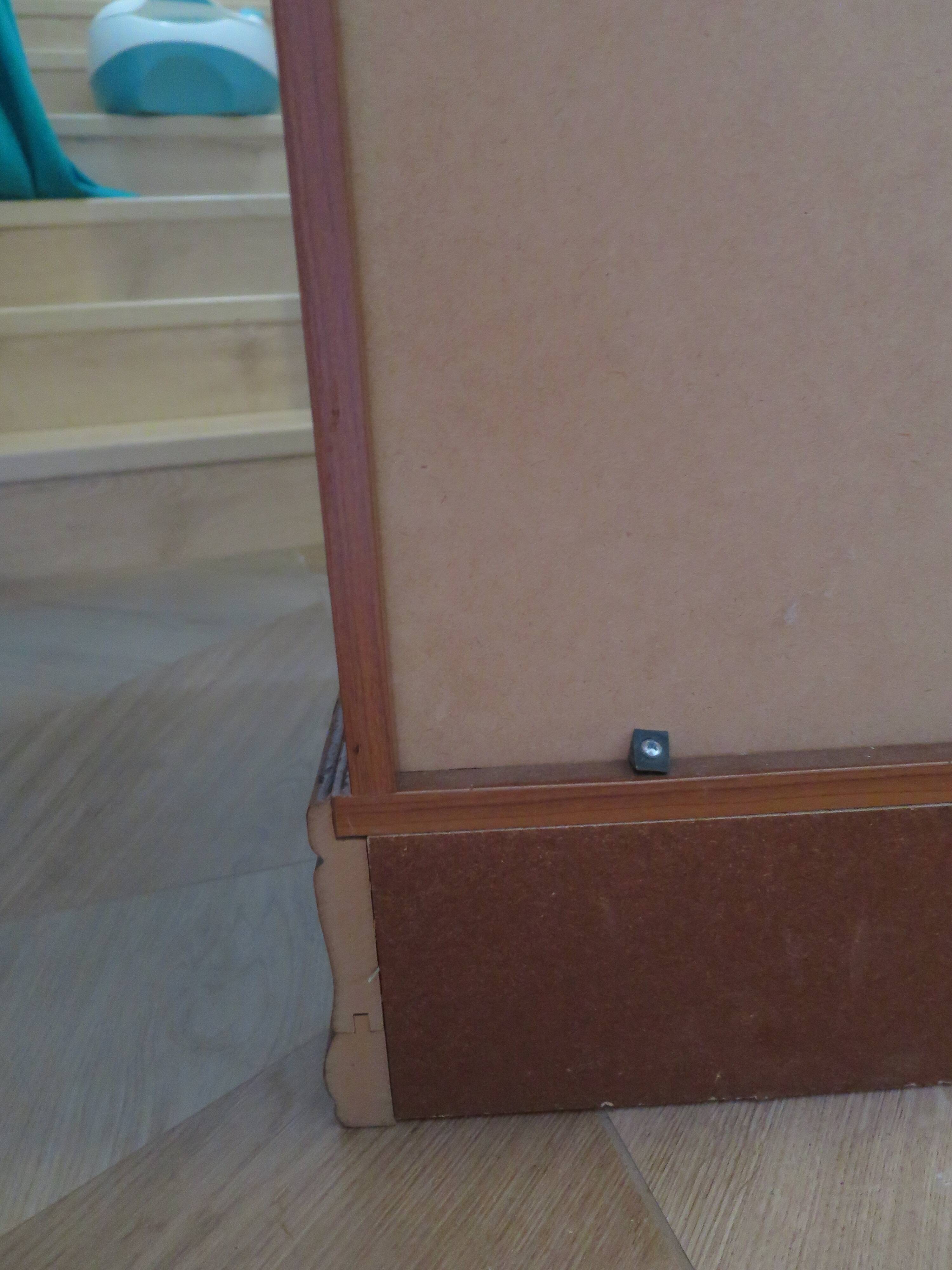 Commode 4 tiroirs – Teinte merisier – Imitation Style Empire – Années 80