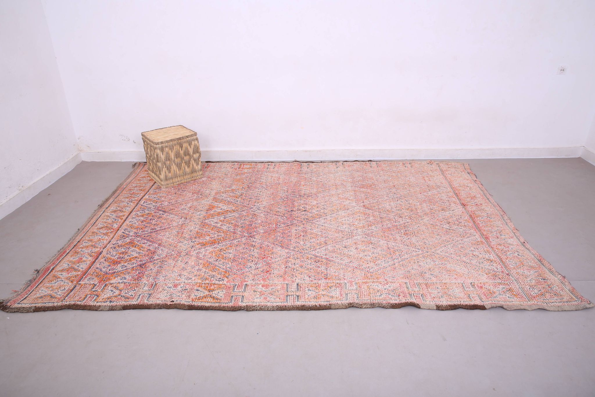 Pink Vintage Moroccan Rug 205 x 303 cm, Berber Wool Rug, Berber Boho Rug