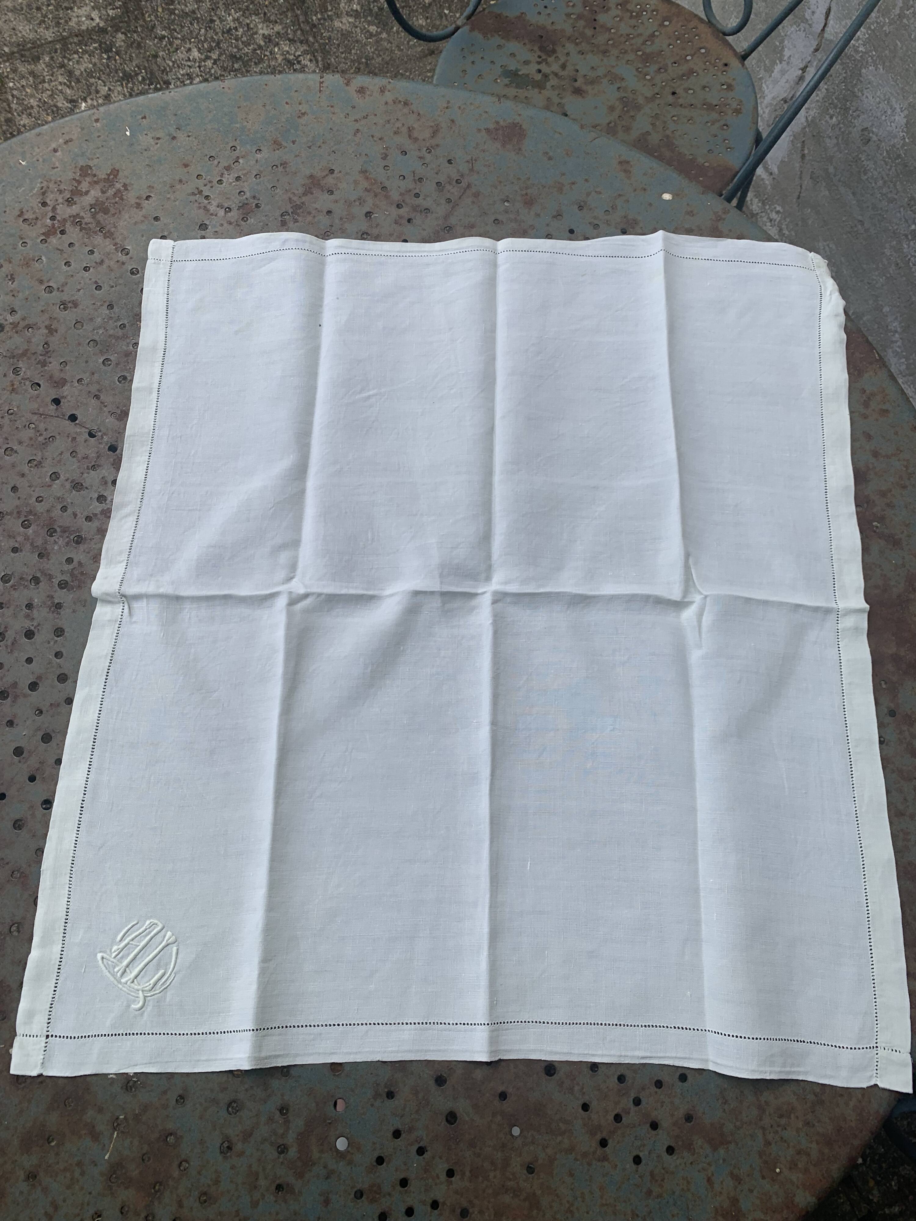 4 pastel yellow linen napkins, embroidered, AL monograms