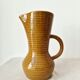 Pichet, carafe Digoin en grès émaillé miel, 1950-60