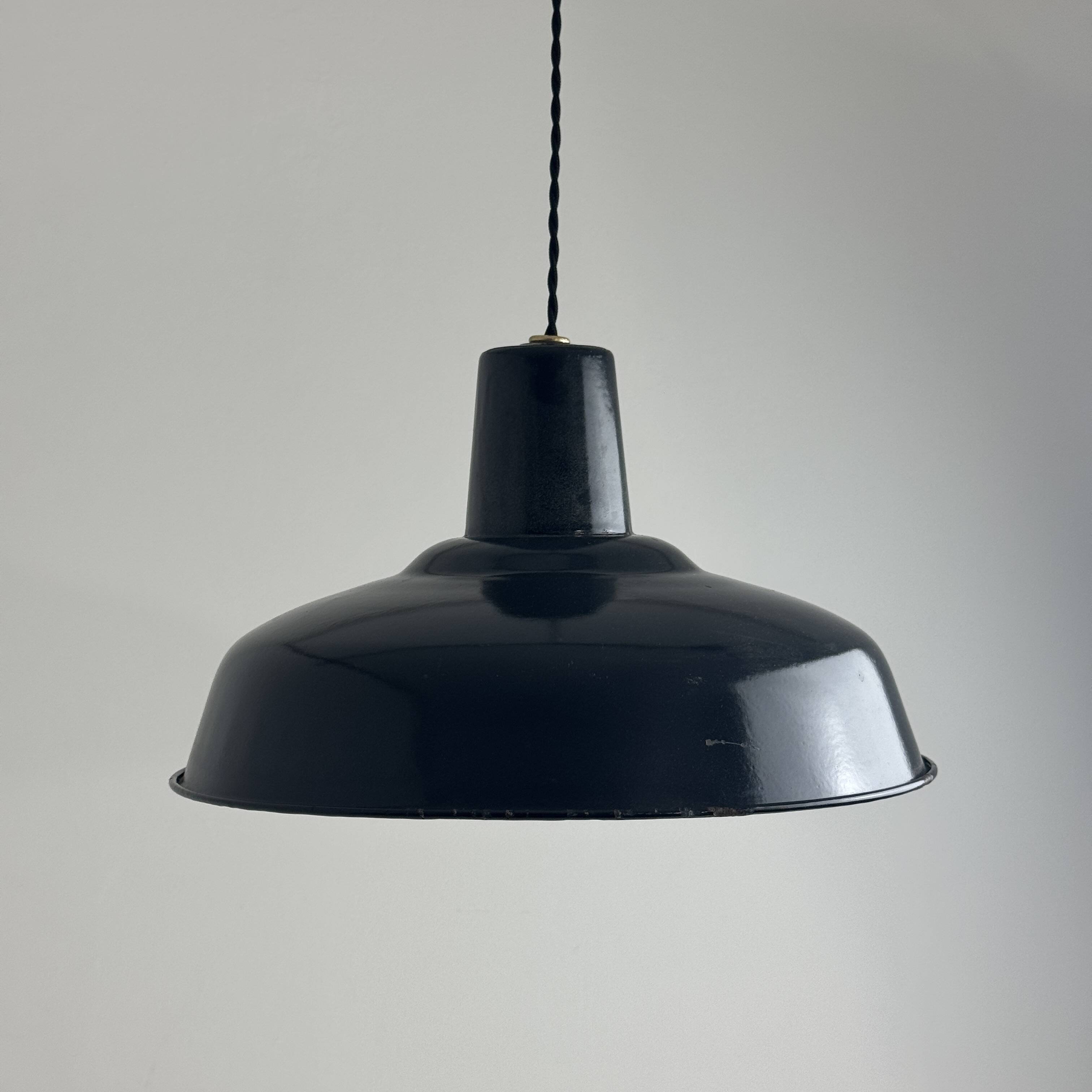 Old enamelled workshop suspension 36 cm industrial