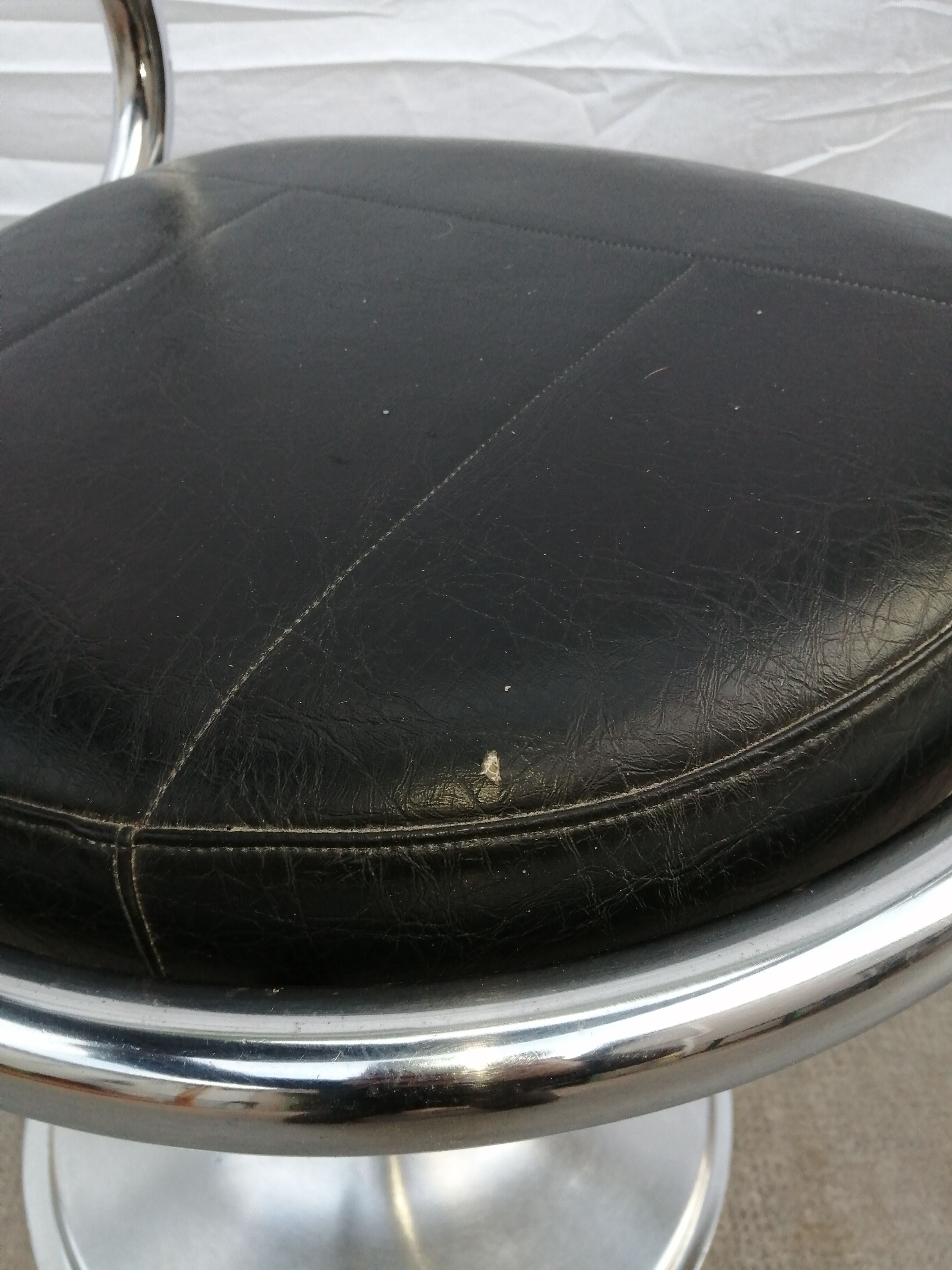 Hairdressing chair foot tulip vintage year 70