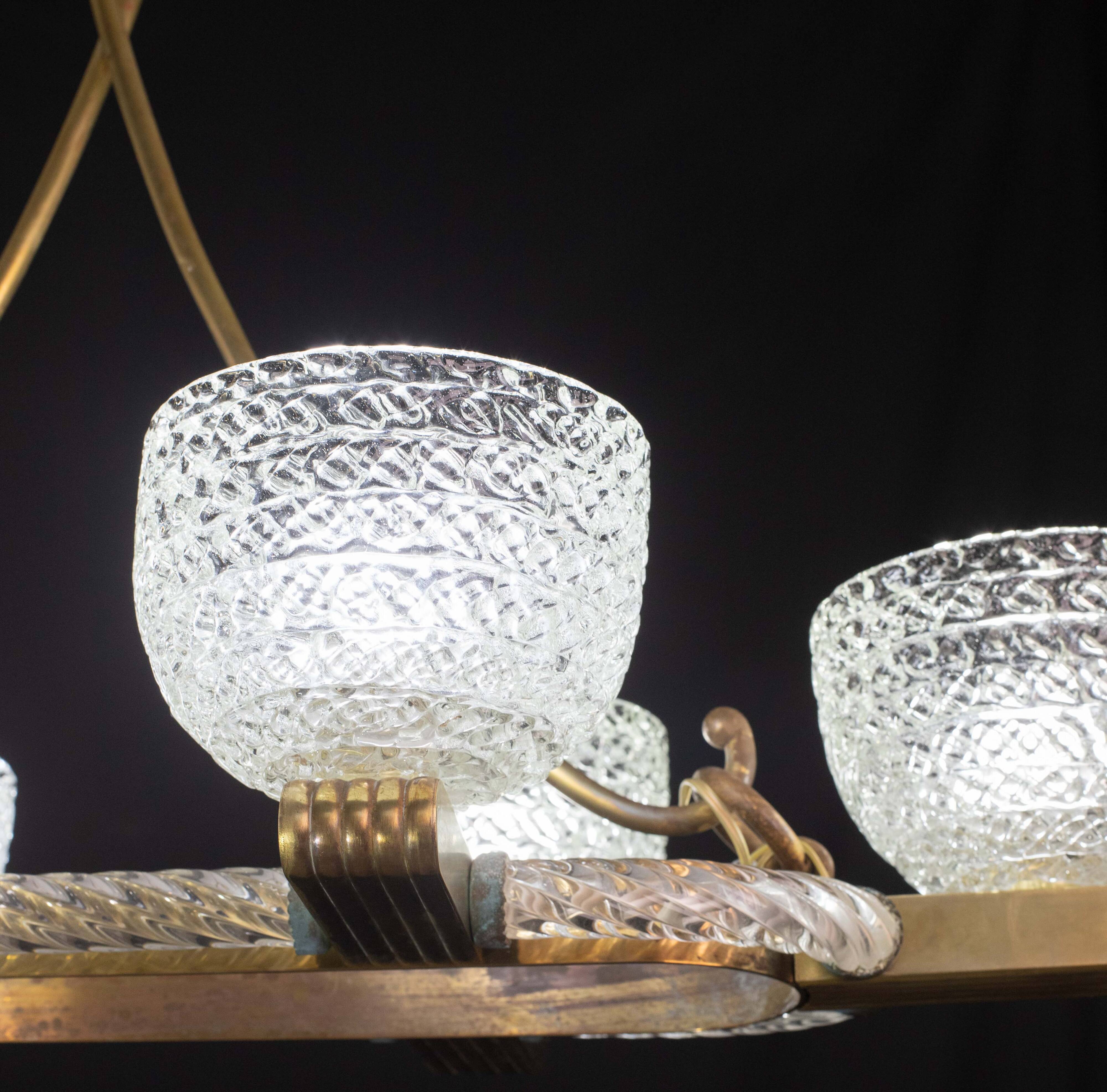 Art Decò Seguso Oval Mid-Century Six- Light Murano Glass and Brass Chandeli