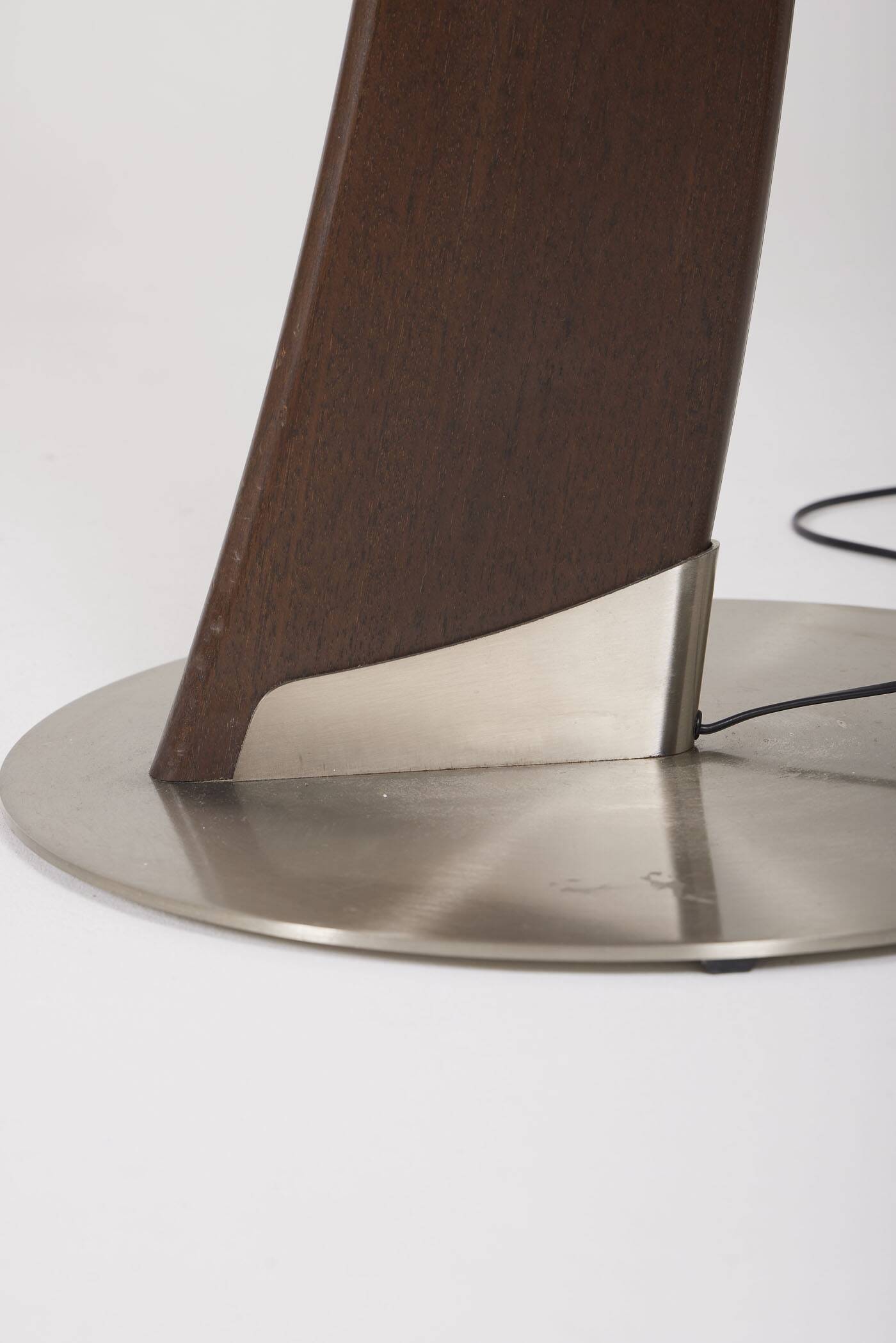 Natuzzi Salotti wooden floor lamp