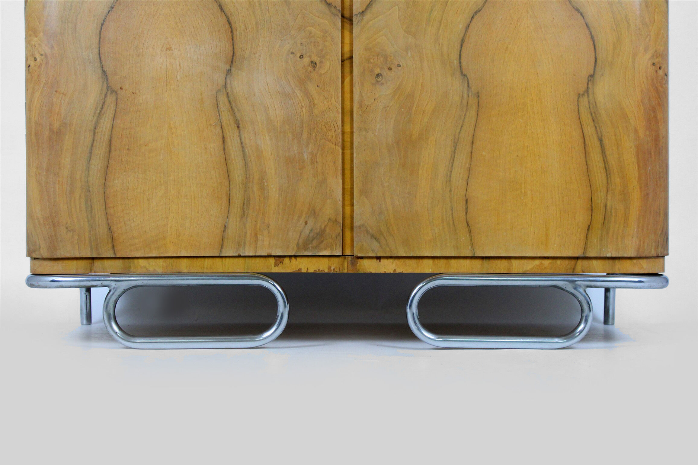 Bauhaus chromed tubular steel wardrobe, 1930s