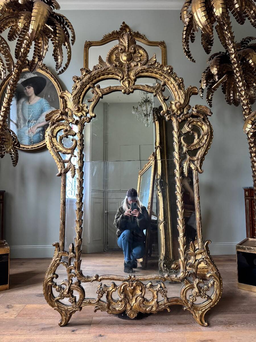 Miroir de style Louis XV en bois doré d’époque Napoléon III